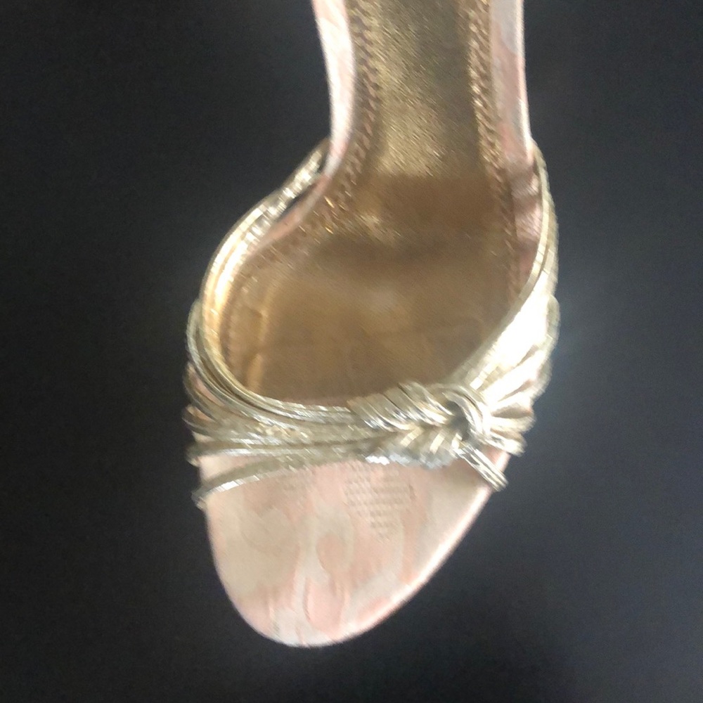 Dolce & Gabbana Gold heels - Picture 3 of 6